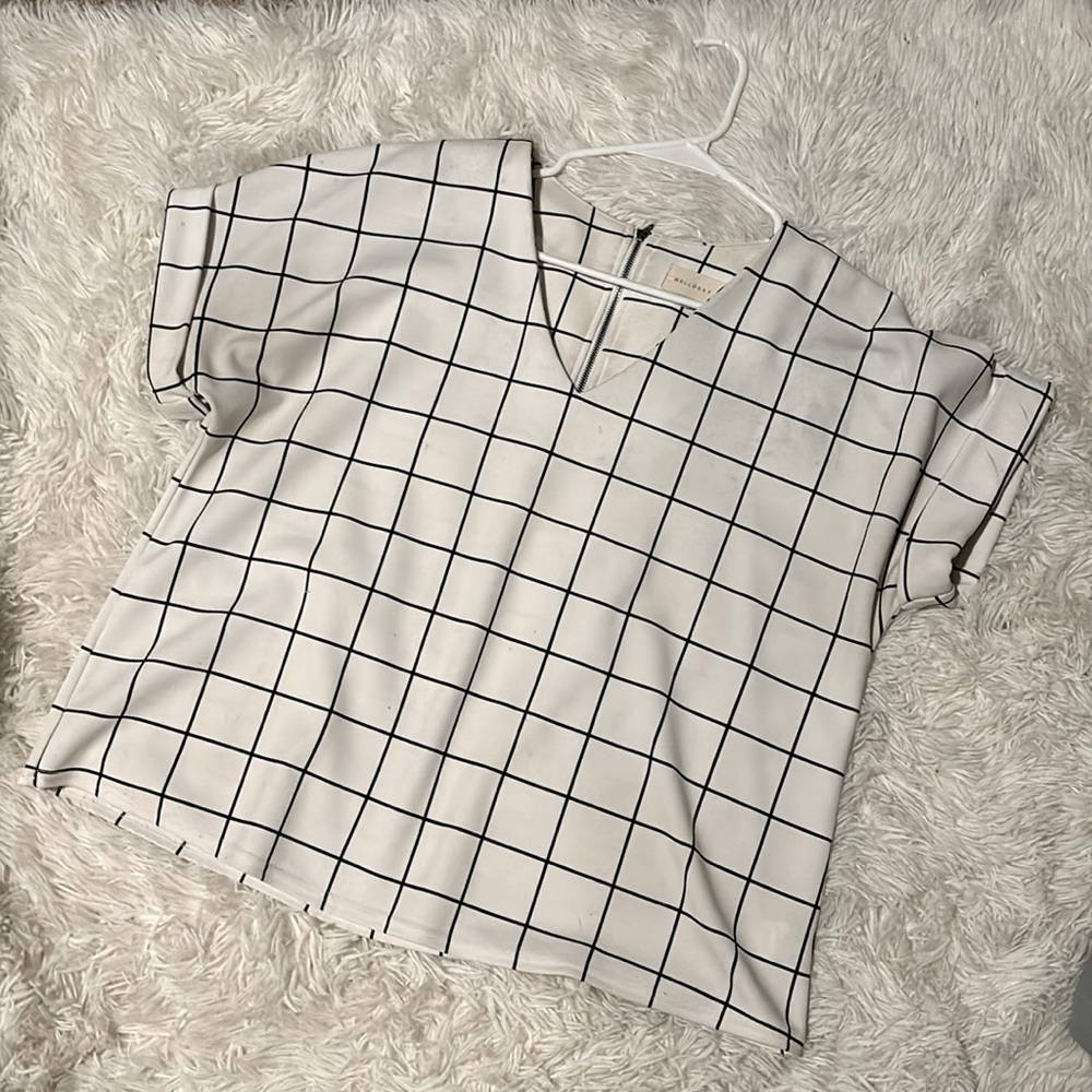 Gently used professional women’s top!